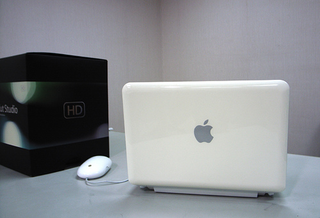 Illustration for article titled MacBook Nano Looks Like It Came from Cupertino